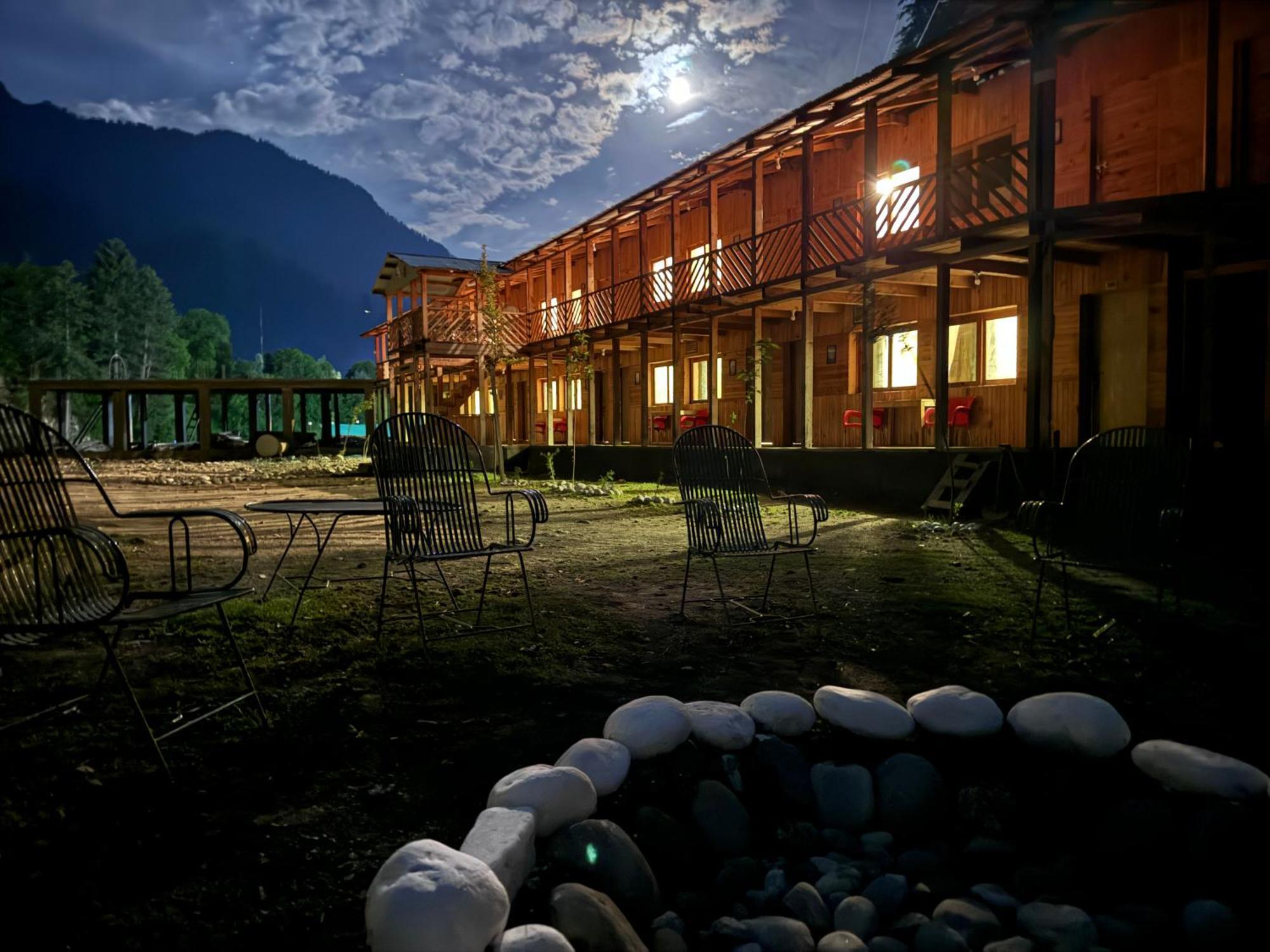Wyndham Heritage Hotel & Resort Sharda Shardi Exterior foto